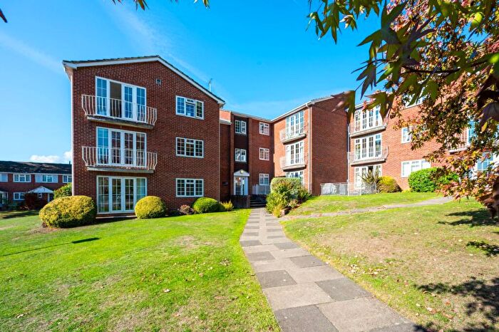 2 Bedroom Flat To Rent In Belgrave Manor, Mount Hermon, Woking, GU22
