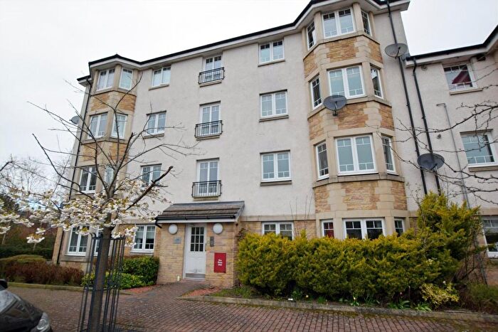 2 Bedroom Flat To Rent In Simpson Square, Perth, PH1
