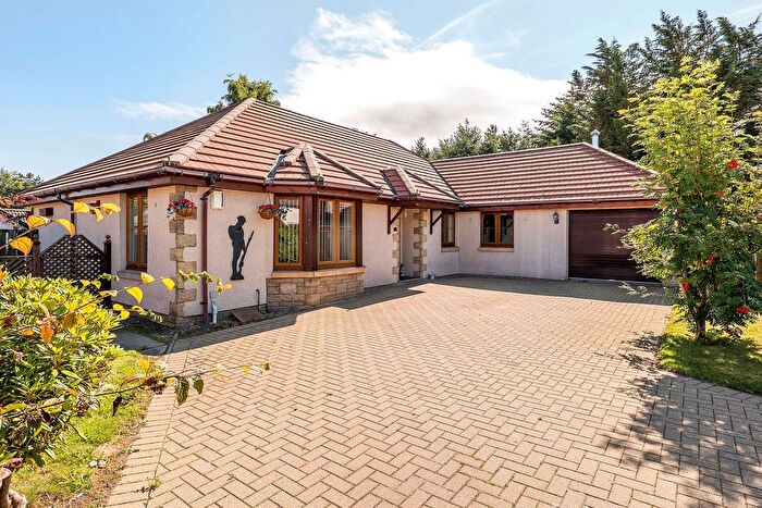 3 Bedroom Detached Bungalow For Sale In Willow Place, Blairgowrie, PH10