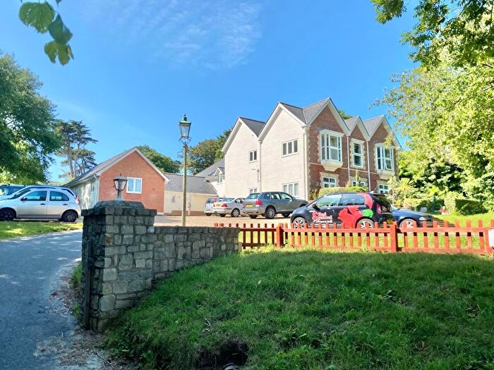 2 Bedroom Flat To Rent In Alum Bay Old Road, Totland Bay, PO39