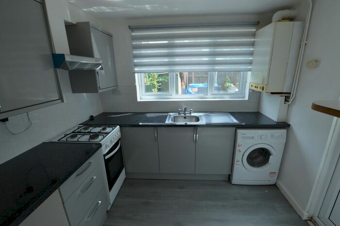 3 Bedroom Terraced House To Rent In Melville Road, Walthamstow, E17