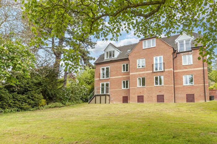 2 Bedroom Flat For Sale In The Waterside, Norwich, NR6