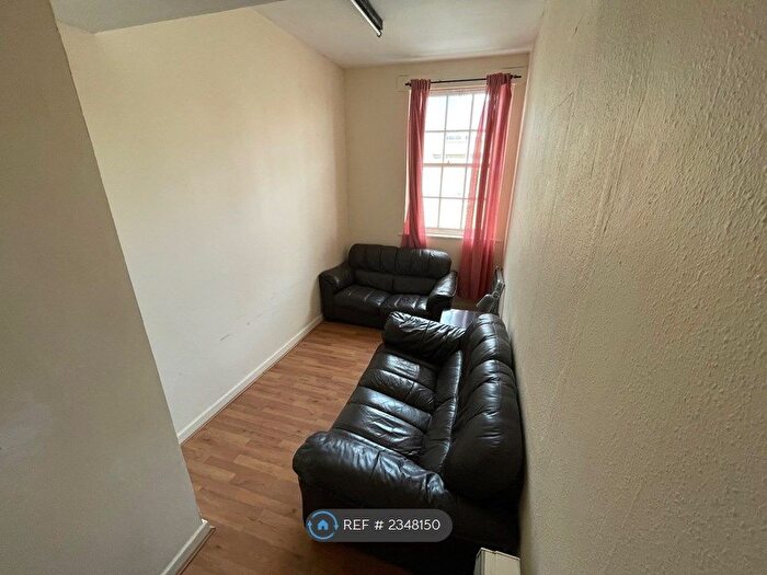 3 Bedroom Flat To Rent In Park Street, Bristol, BS1