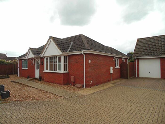 2 Bedroom Detached Bungalow To Rent In Bullfinch Drive, IP20
