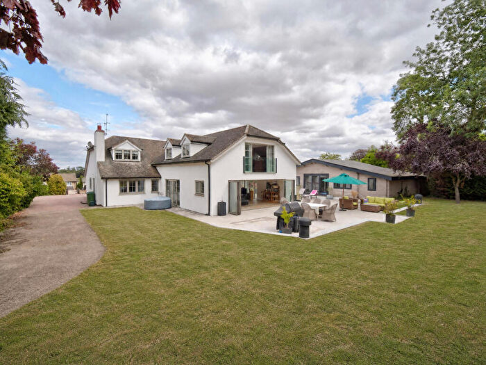 5 Bedroom Detached House For Sale In Upper Street Tingewick Buckingham, Buckinghamshire, MK18