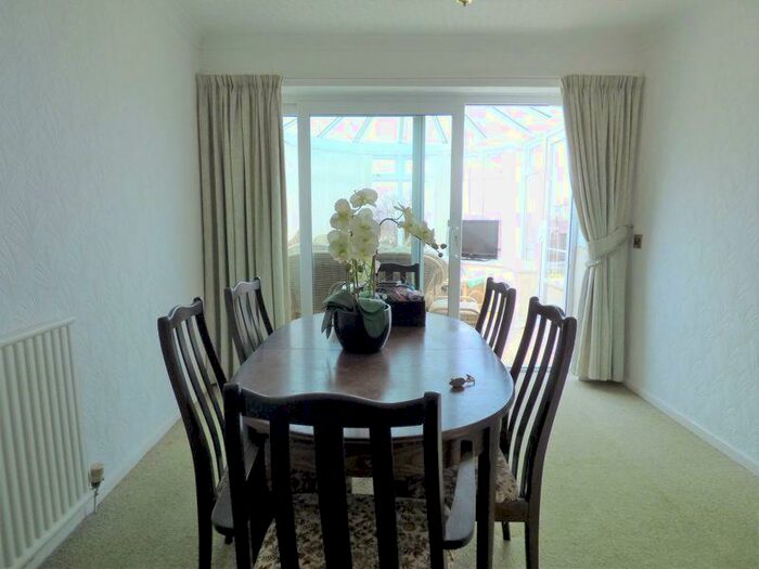 3 Bedroom Semi-Detached Bungalow To Rent In Farmdale Road, Lancaster, LA1