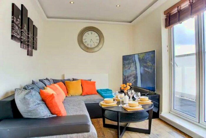 2 Bedroom Apartment To Rent In Mackenzie Road, London, N7