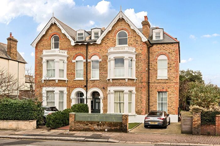 1 Bedroom Flat For Sale In Queens Road, London, SW19