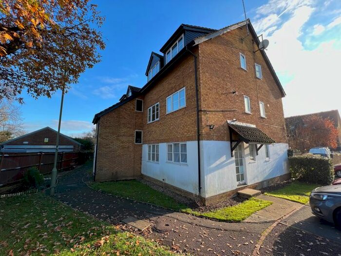 1 Bedroom Flat To Rent In Boleyn Way, New Barnet, Barnet, EN5