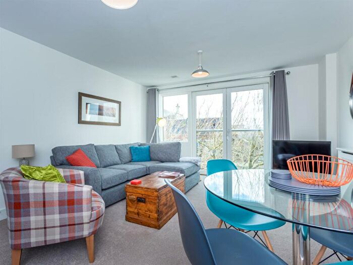 2 Bedroom Apartment To Rent In High Street, Poole, BH15