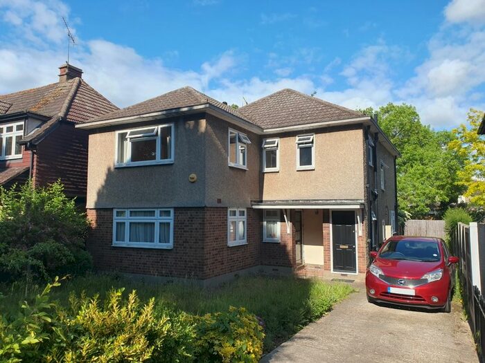 2 Bedroom Maisonette To Rent In Avenue Road, Harold Wood, Romford, RM3