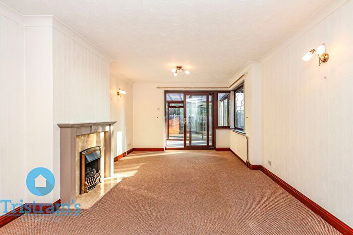 2 Bedroom Detached Bungalow To Rent In Bedlington Gardens, Mapperley, Nottinghamshire, NG3