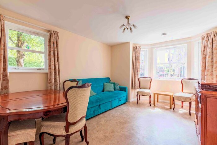 2 Bedroom Flat To Rent In St Leonards Street, Edinburgh, EH8