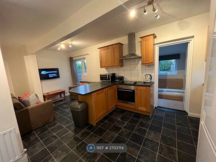 5 Bedroom Semi Detached House To Rent In Gloucester Road, Guildford, GU2