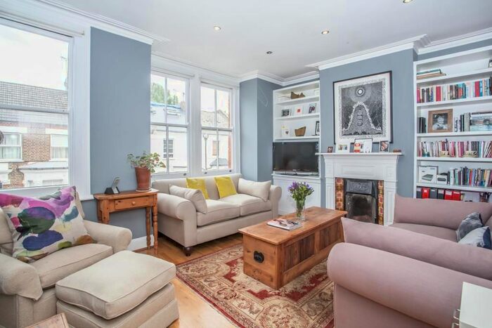 2 Bedroom Flat To Rent In Stronsa Road, Shepherds Bush, London, W12