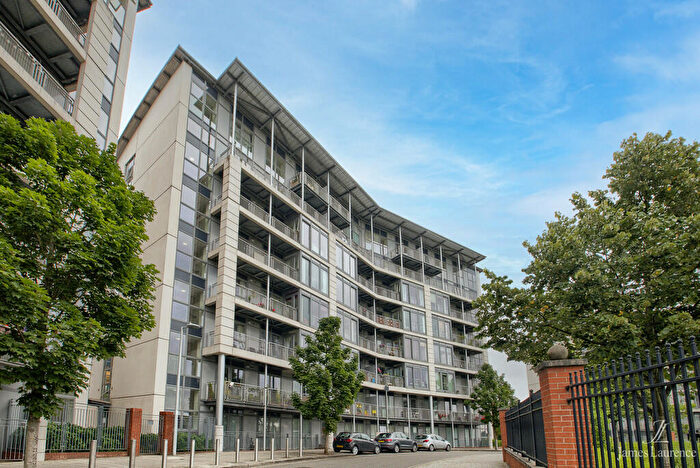 2 Bedroom Apartment To Rent In Langley Walk, Park Central, Birmingham, B15
