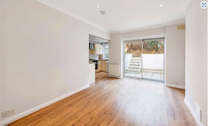 1 Bedroom Flat To Rent In Linden Gardens, London, W4