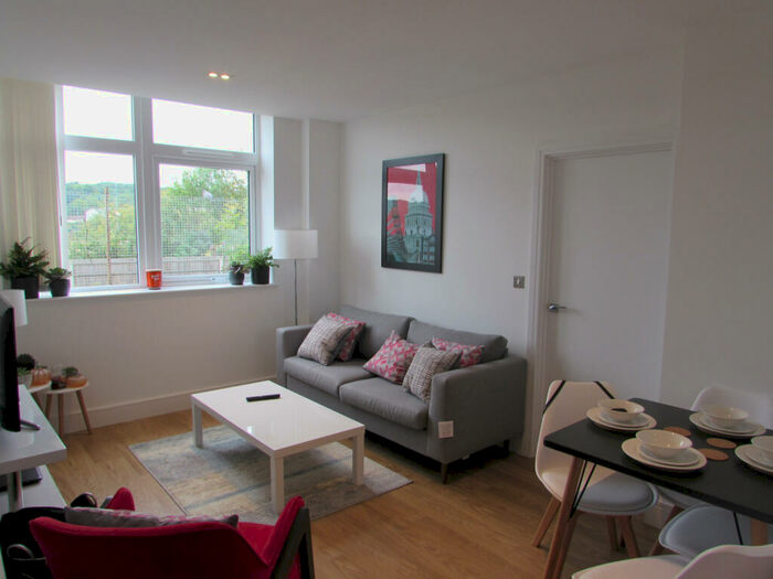1 Bedroom Flat To Rent In Felt House, Laporte Way, Luton, LU4