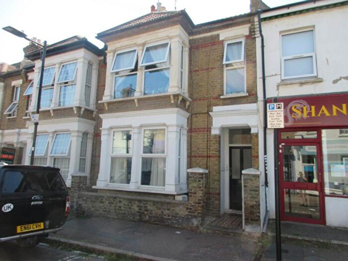 2 Bedroom Flat For Sale In Queens Road, Southend On Sea, SS1