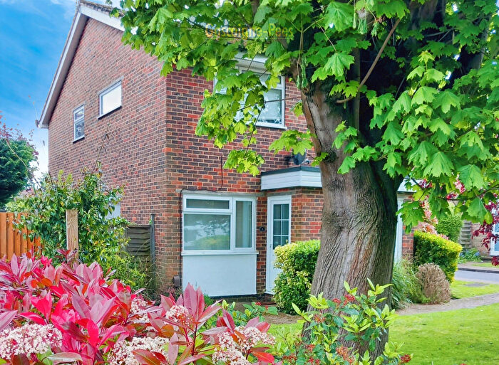 Apartment To Rent In Church Road, KT23