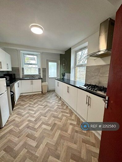5 Bedroom Semi-Detached House To Rent In Wilton Road, Birkenhead, CH42