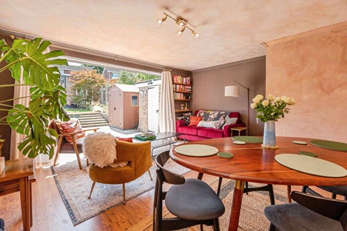 3 Bedroom Semi-Detached House For Sale In Valley Road, Billericay, Essex, CM11