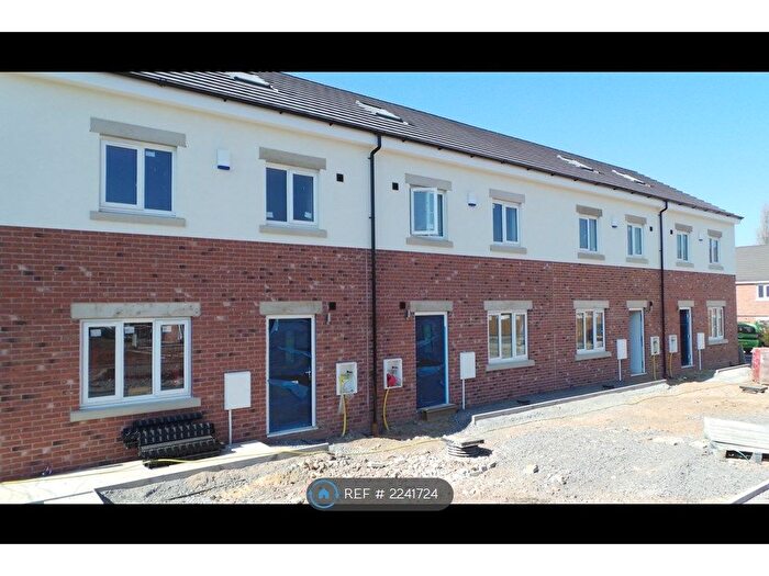 4 Bedroom Semi-Detached House To Rent In Cardinal Grove, Normanton, WF6