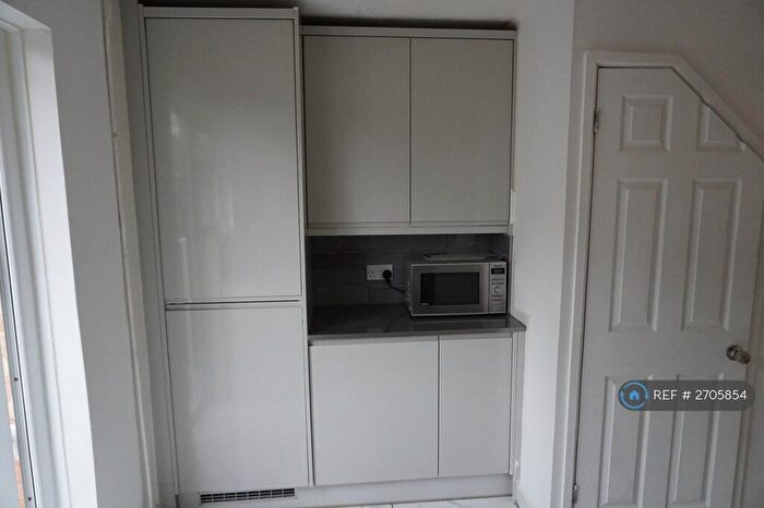 3 Bedroom Detached House To Rent In Alladale Place, Hodge Lea, Milton Keynes, MK12