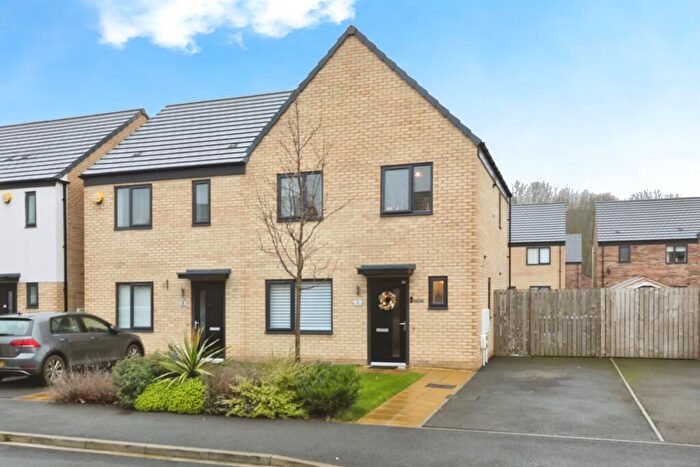 3 Bedroom Semi-Detached House For Sale In Swan Road, Lakeside, Doncaster, DN4