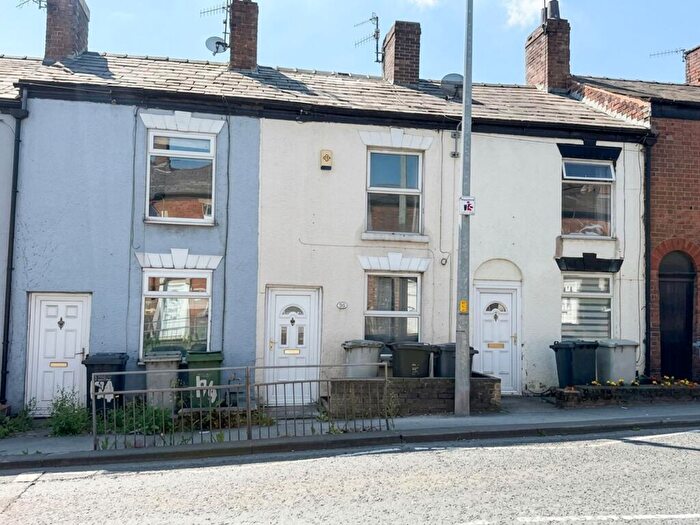 2 Bedroom Terraced House To Rent In Park Lane, Macclesfield, SK11