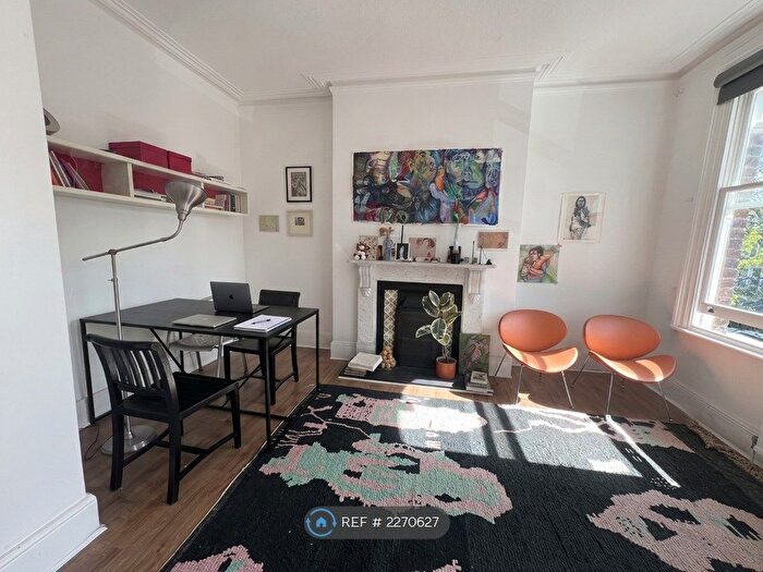 2 Bedroom Flat To Rent In Stoke Newington, London, N16