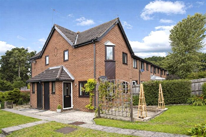 1 Bedroom Detached House For Sale In Fox Road, Haslemere, Surrey, GU27