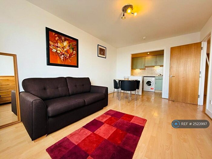 1 Bedroom Flat To Rent In Skyline Plaza Building, London, E1