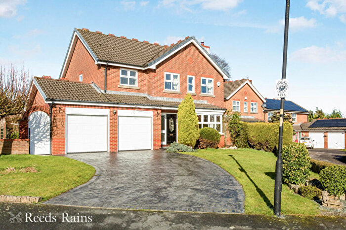 4 Bedroom Detached House For Sale In The Ridings, Whittle-le-Woods, Chorley, Lancashire, PR6