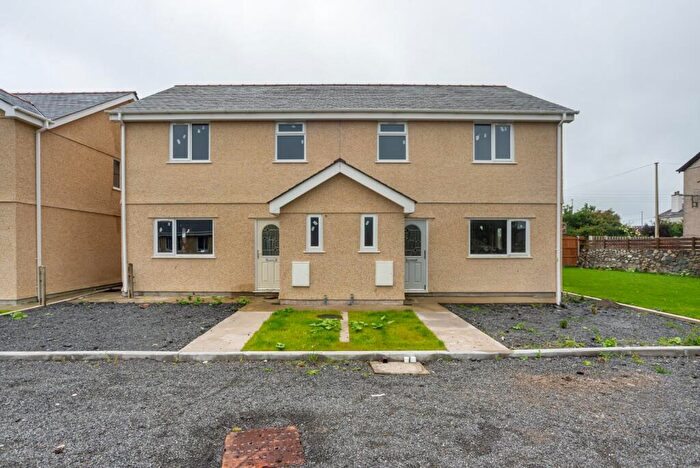 3 Bedroom Semi-Detached House For Sale In Cae'r Eglwys, Llanrug, Caernarfon, Gwynedd, LL55