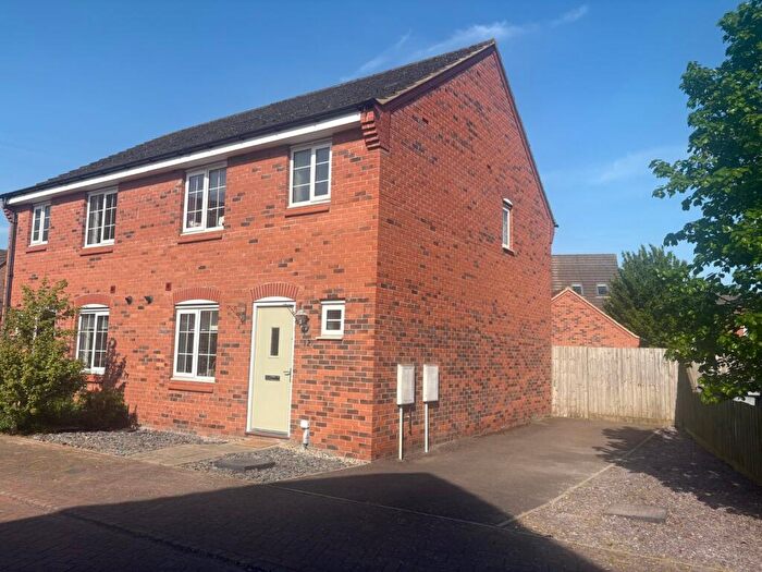 3 Bedroom Semi Detached House For Sale In Newbury Crescent, Bourne, PE10