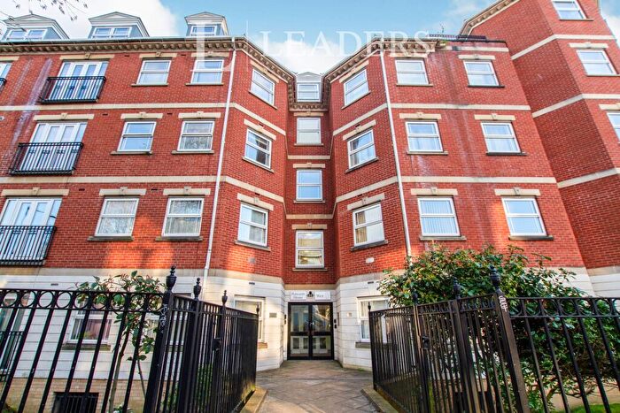 2 Bedroom Flat To Rent In Petworth House, BN3