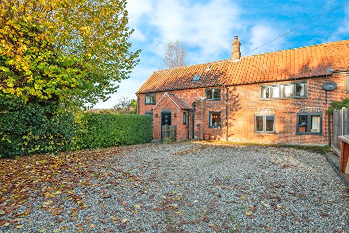 3 Bedroom Semi-Detached House For Sale In Fakenham Road, Morton On The Hill, Norwich, NR9