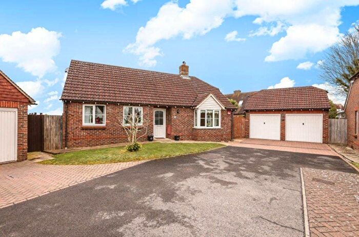 3 Bedroom Detached Bungalow To Rent In Abbotts Close, Boxgrove, Chichester, PO18