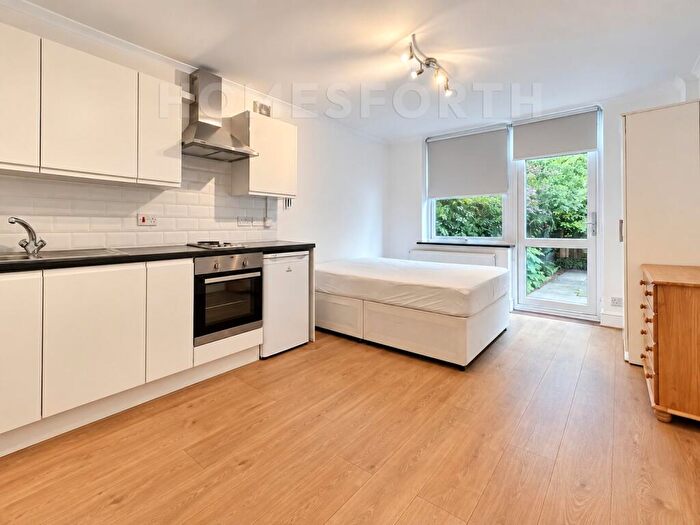 Studio To Rent In Manstone Road, Cricklewood, NW2