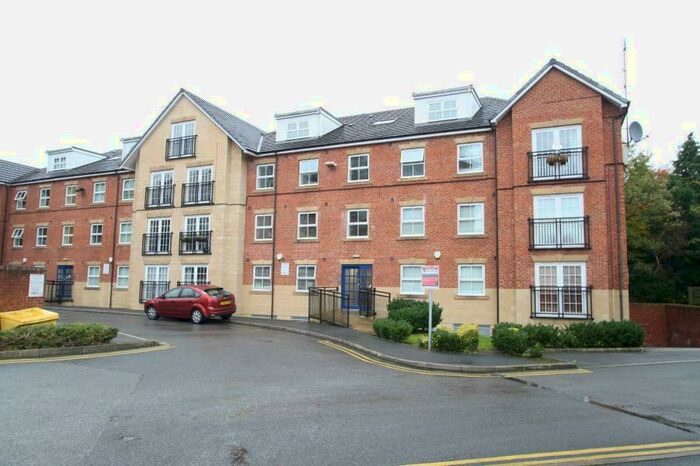 2 Bedroom Apartment To Rent In Sandringham Court, Leeds, West Yorkshire, LS17