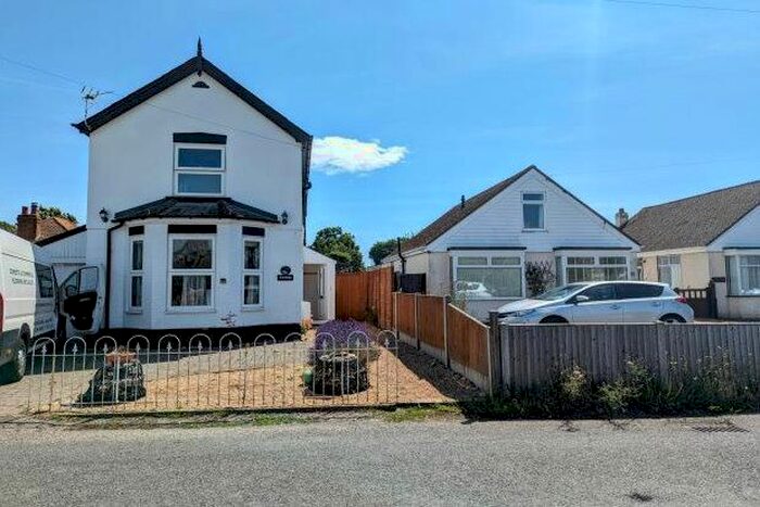 4 Bedroom Property To Rent In West Lane, Hayling Island, PO11