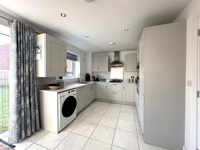 3 Bedroom Detached House For Sale In Woodall Gate, Howden, Goole, DN14