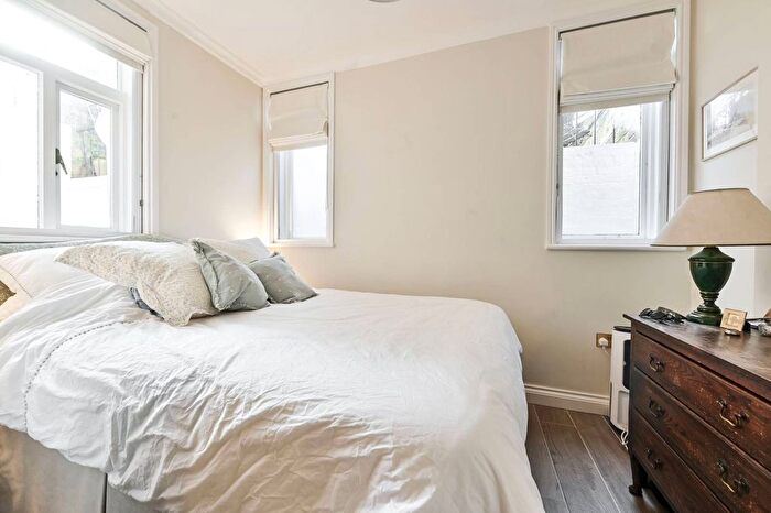 1 Bedroom Flat For Sale In Philbeach Gardens, Earls Court, London, SW5
