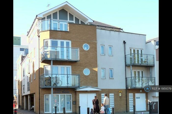 1 Bedroom Flat To Rent In South Street, Gravesend, DA12