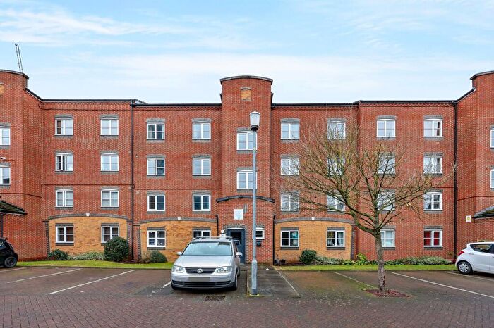 2 Bedroom Flat To Rent In Otter Close, Stratford, E15