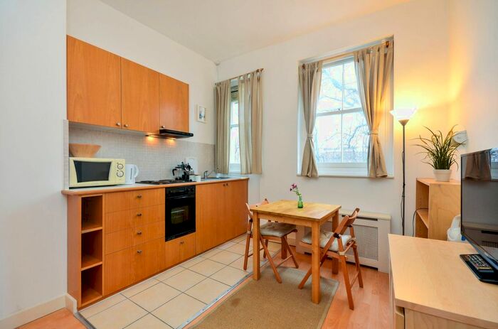 Studio To Rent In Penywern Road, Earl's Court, London, SW5