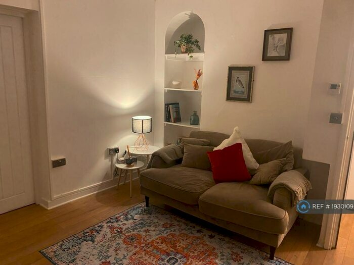 1 Bedroom Flat To Rent In Brewers Building, London, EC1V