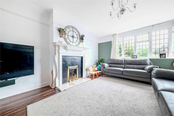 3 Bedroom Semi-Detached House To Rent In Pragnell Road, Lee, Lewisham, London, SE12