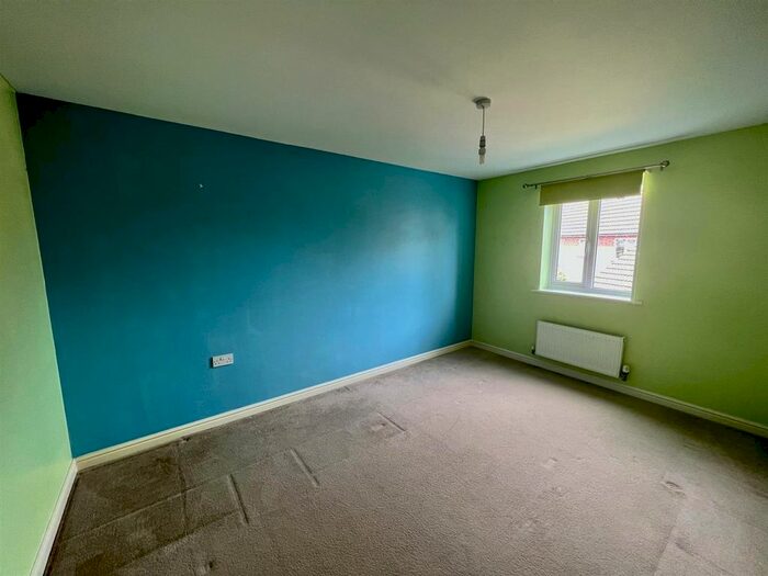 4 Bedroom Semi-Detached House To Rent In Hill View Road, Malvern, WR14